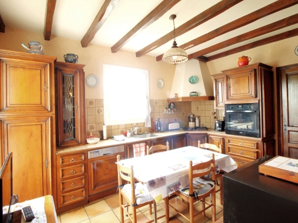 Belle maison à vendre à Carcassonne avec 4 chambres, garage et jardin 