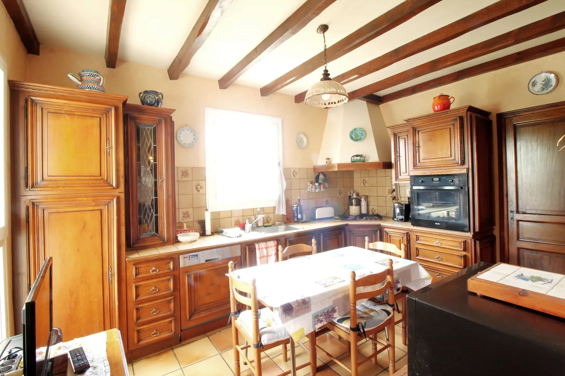 Belle maison à vendre à Carcassonne avec 4 chambres, garage et jardin 