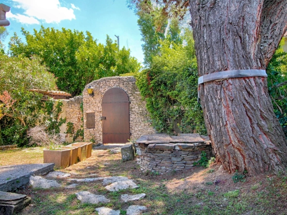 Belle maison à vendre à Carcassonne avec 4 chambres, garage et jardin 