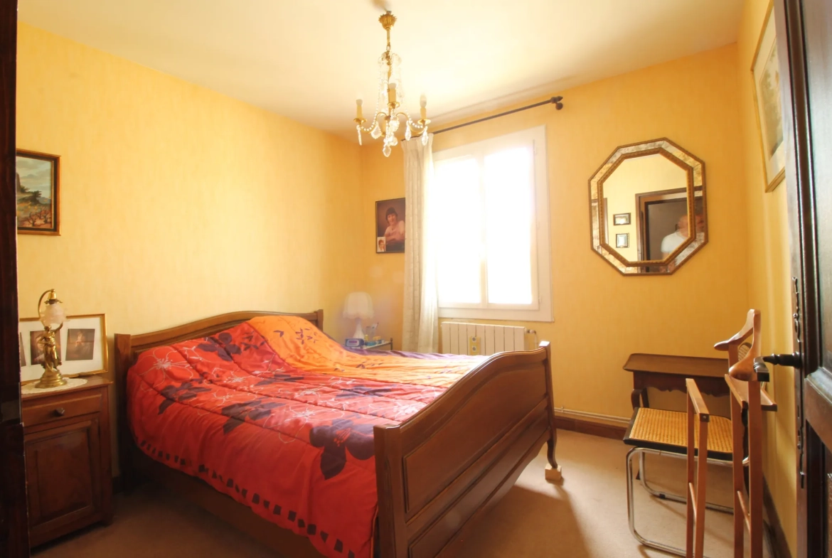 Belle maison à vendre à Carcassonne avec 4 chambres, garage et jardin 