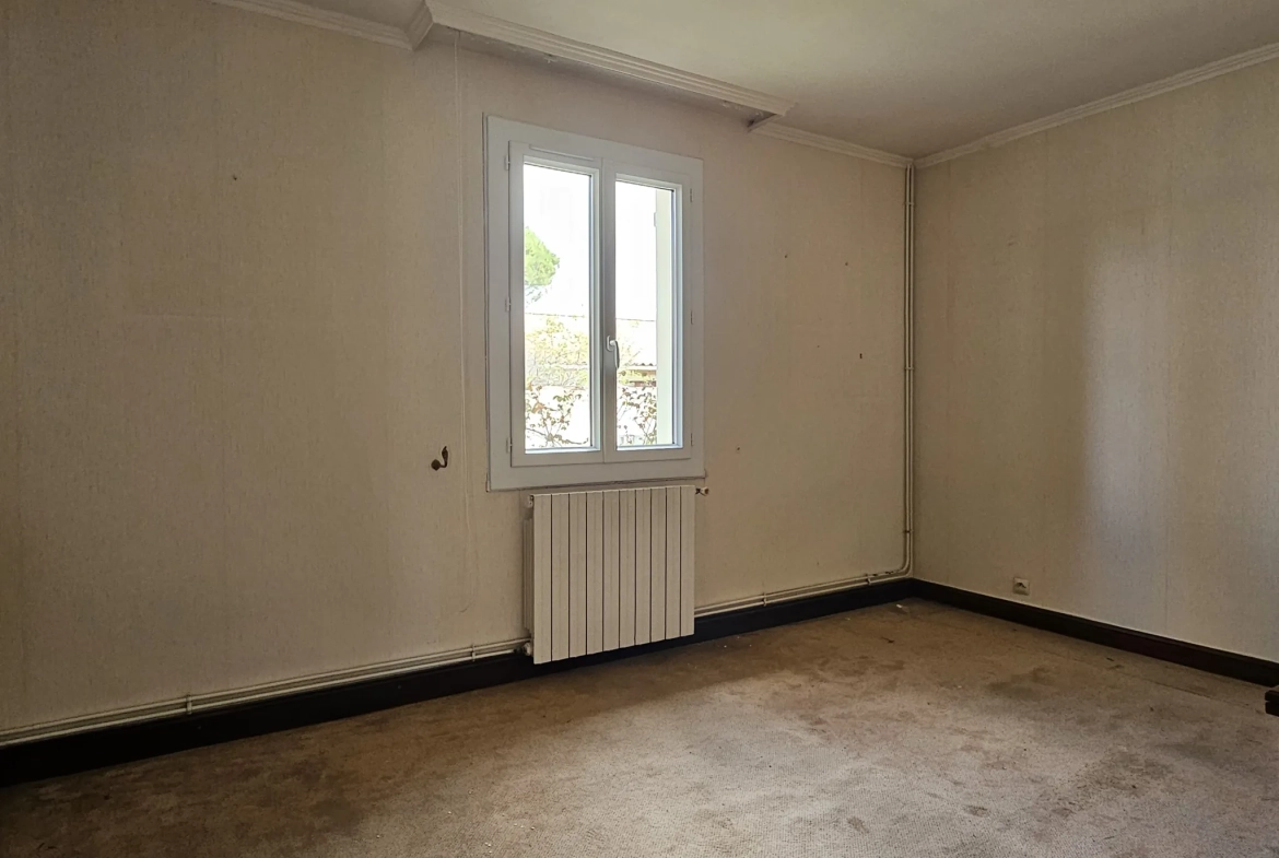 Belle maison à vendre à Carcassonne avec 4 chambres, garage et jardin 