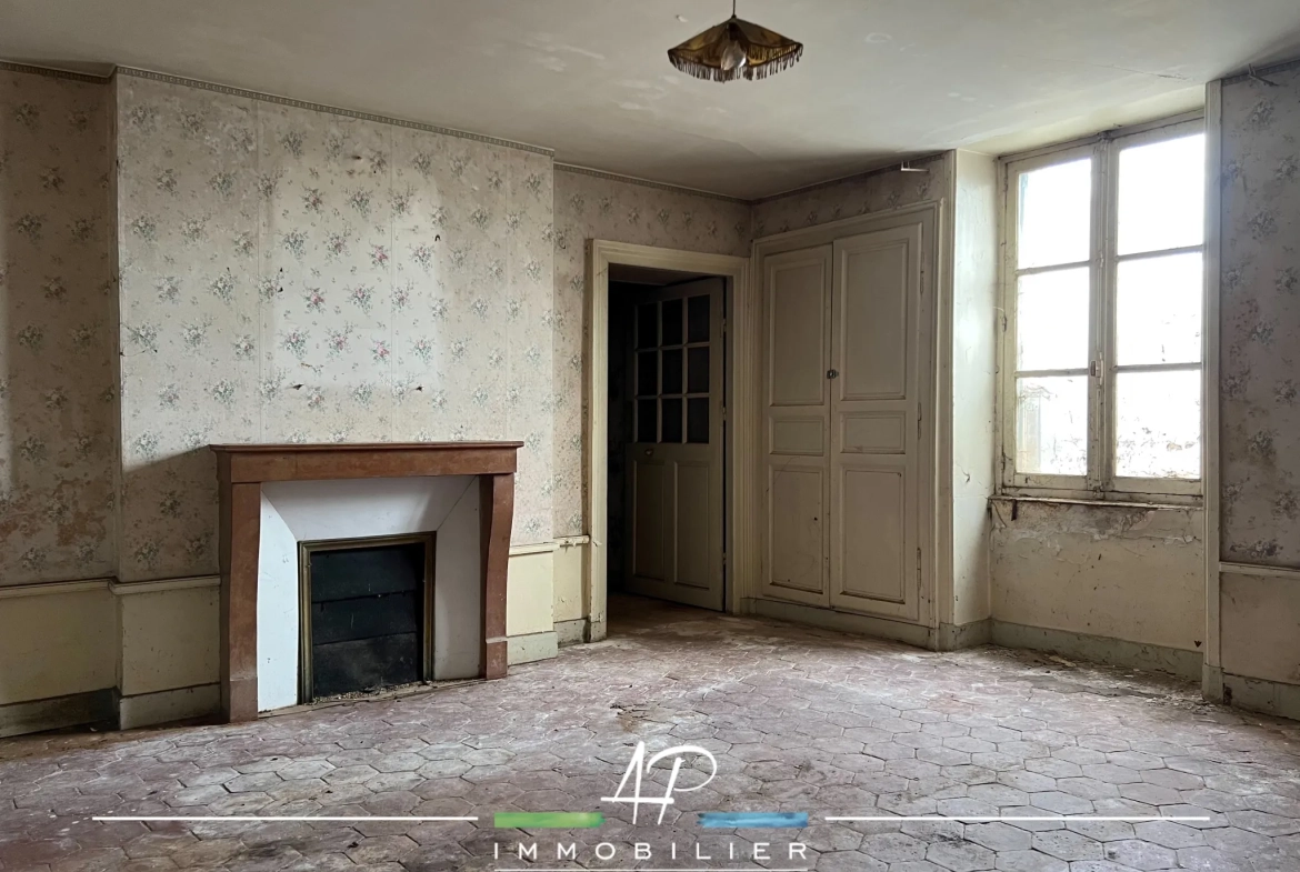 Grande maison à rénover à Til Châtel, proche Dijon, 200m² avec potentiel de 3 appartements 