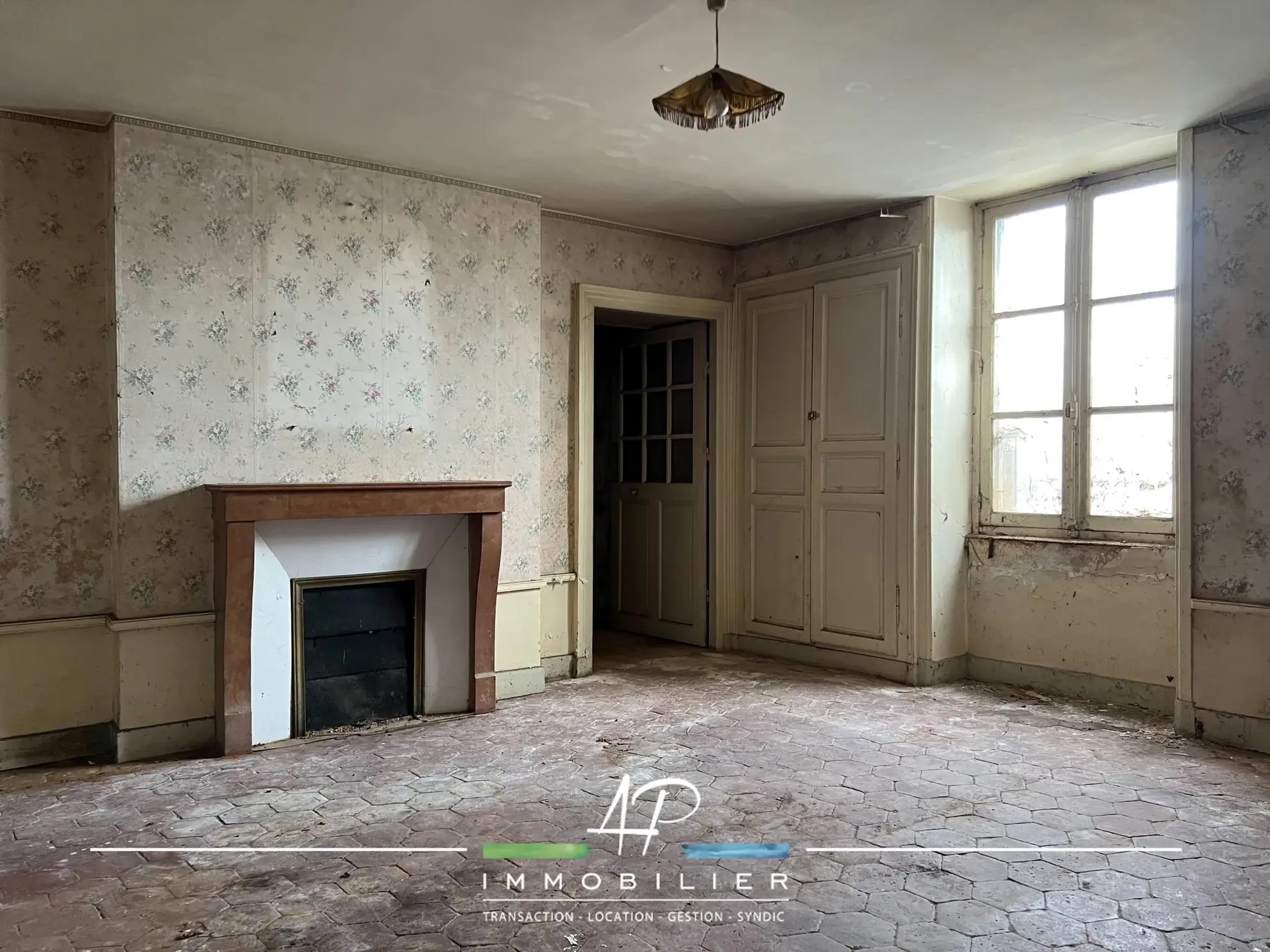 Grande maison à rénover à Til Châtel, proche Dijon, 200m² avec potentiel de 3 appartements 
