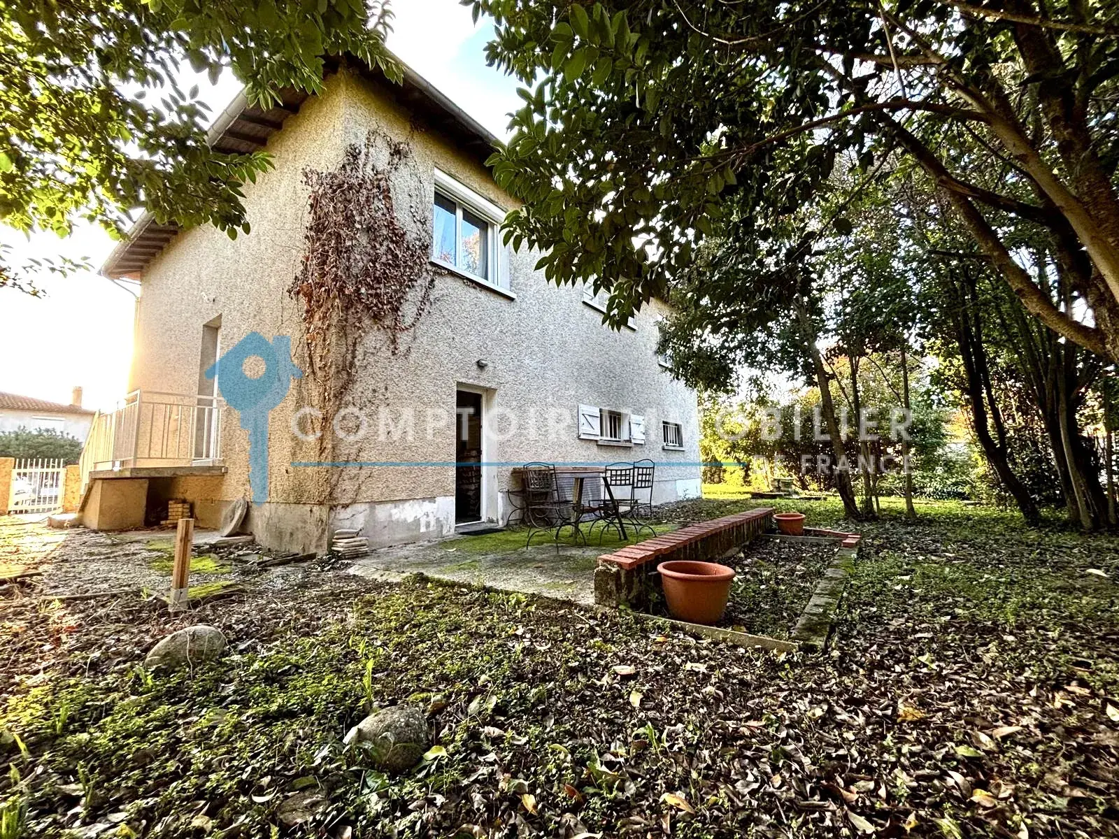 Maison de 94 m² à Bruguieres avec fort potentiel dans quartier calme 