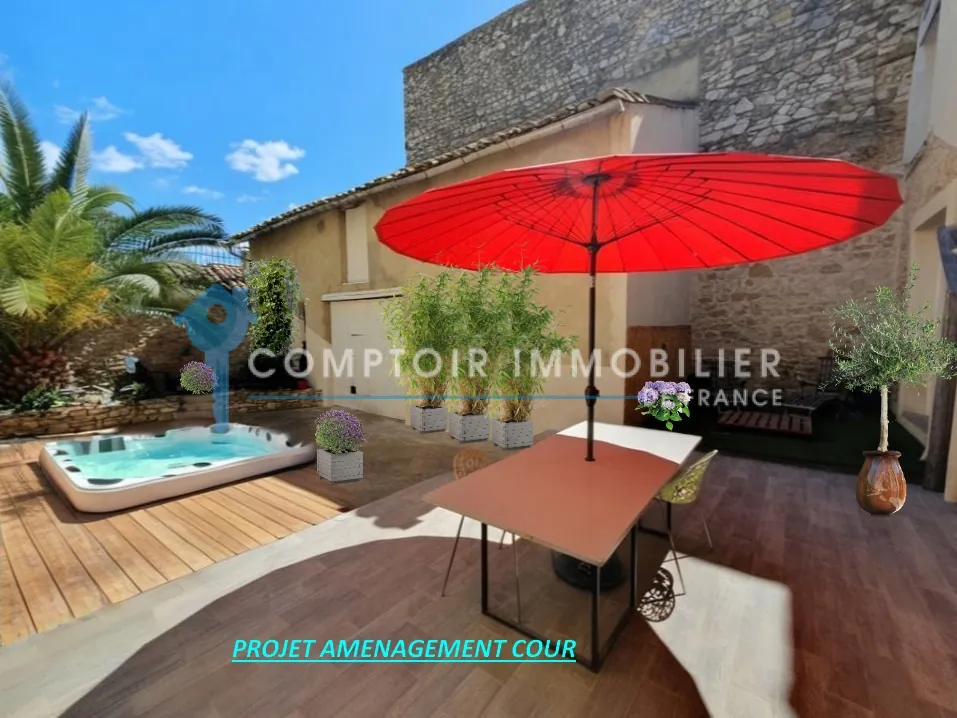 Maison de village avec dépendances et cour à Laudun, idéalement située près d'Uzès 