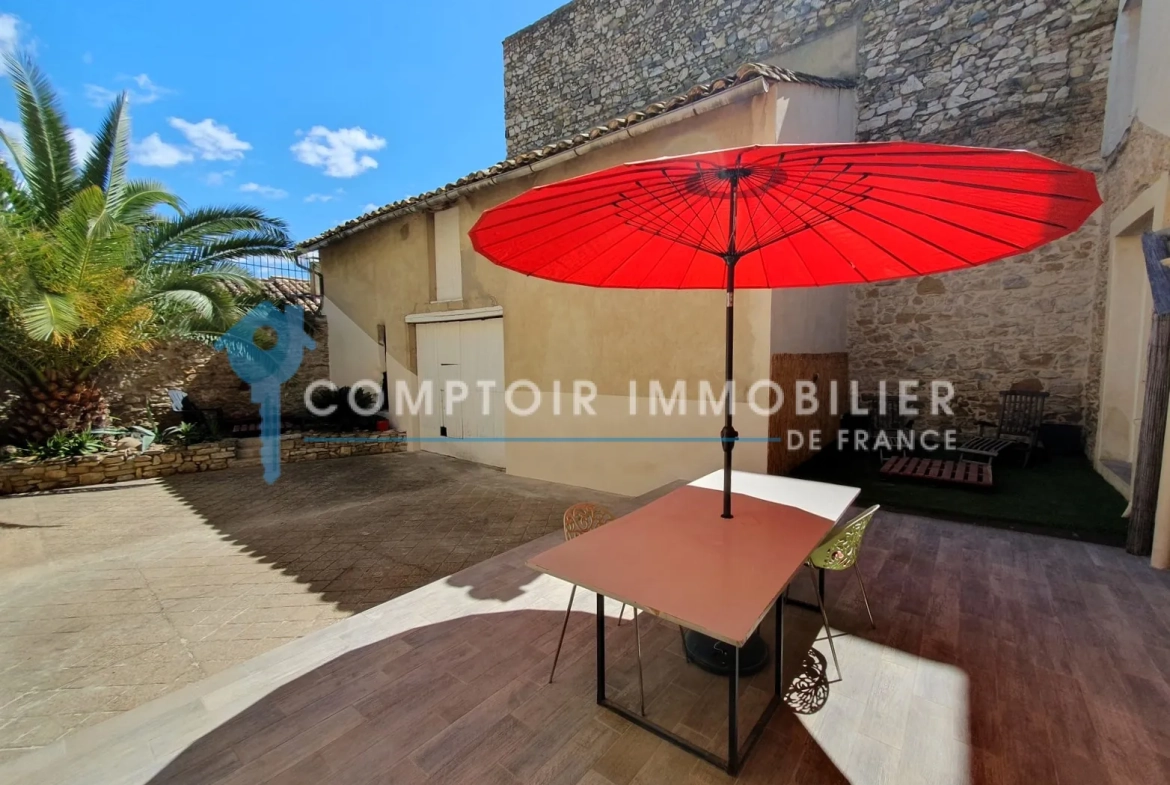 Maison de village avec dépendances et cour à Laudun, idéalement située près d'Uzès 