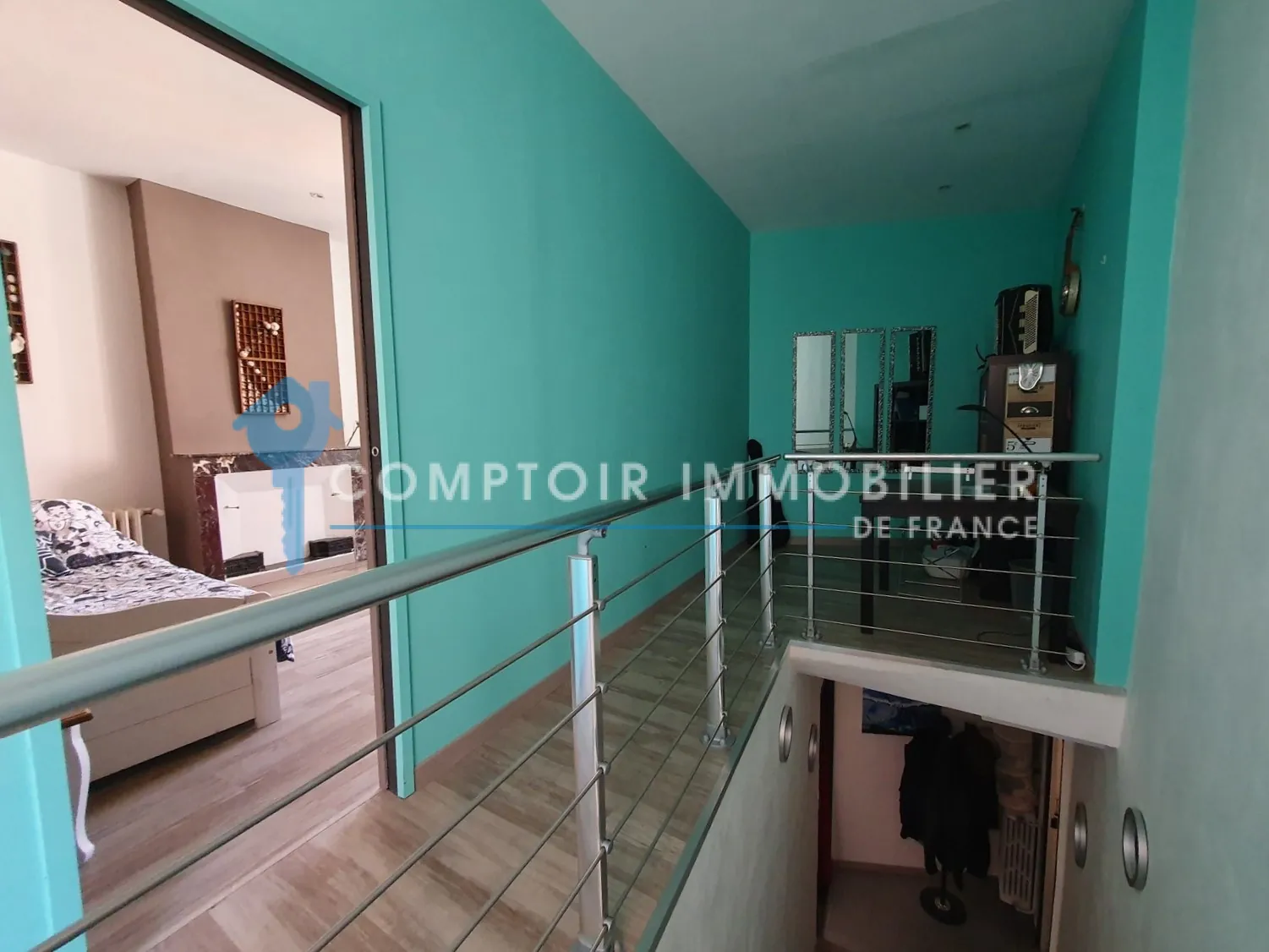 Maison de village avec dépendances et cour à Laudun, idéalement située près d'Uzès 