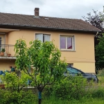 Belle villa de plain-pied avec grand terrain à Saint-Laurent-de-Chamousset