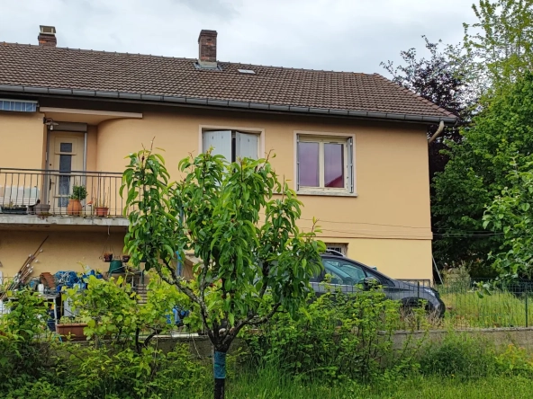Belle villa de plain-pied avec grand terrain à Saint-Laurent-de-Chamousset