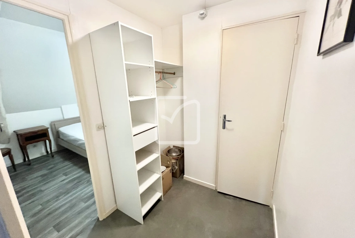 Charmante maison de 65 m² à Terrasson Lavilledieu avec véranda et espace de stockage 