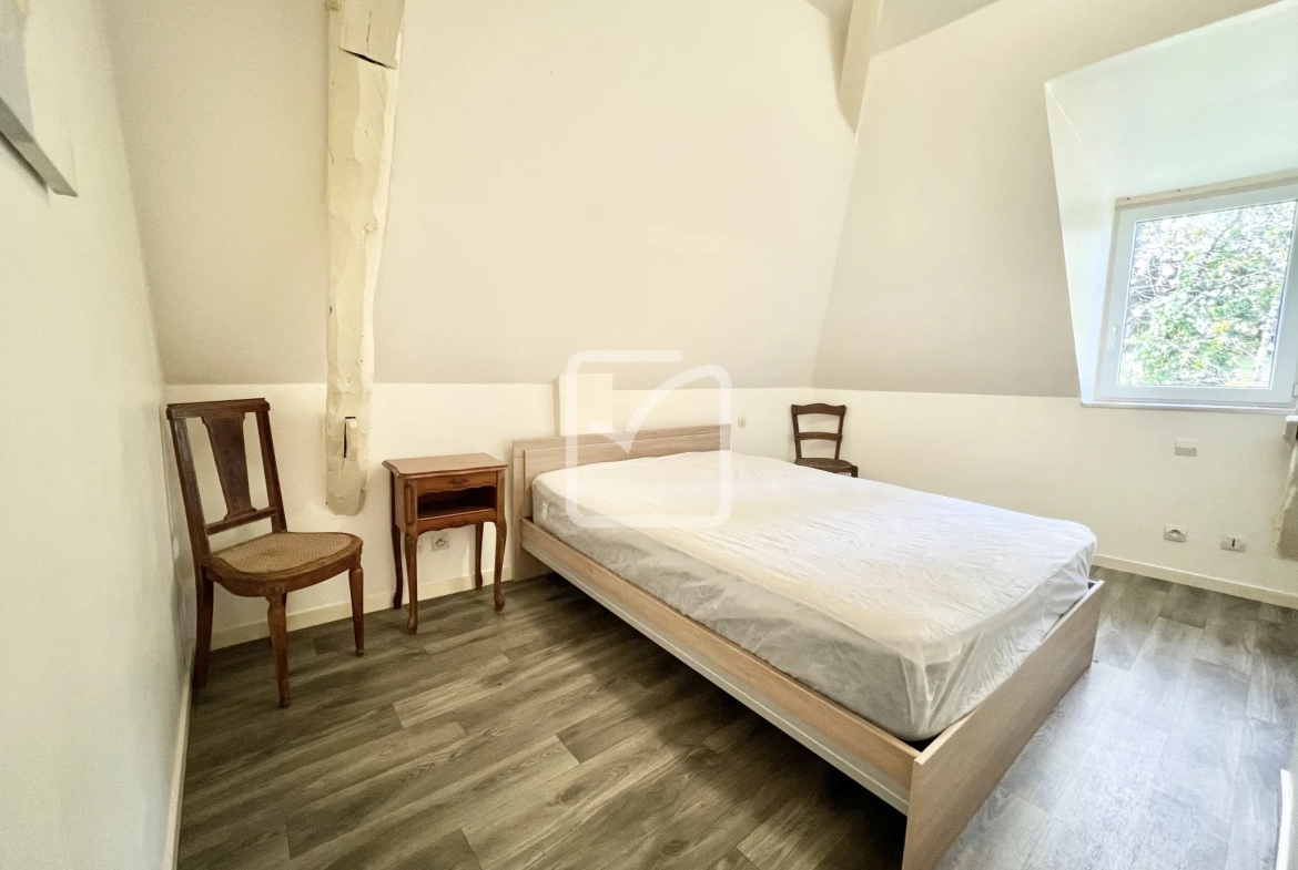 Charmante maison de 65 m² à Terrasson Lavilledieu avec véranda et espace de stockage 