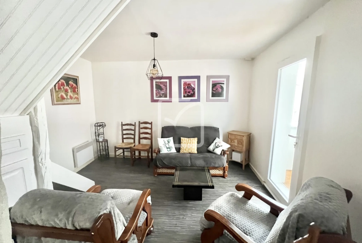 Charmante maison de 65 m² à Terrasson Lavilledieu avec véranda et espace de stockage 
