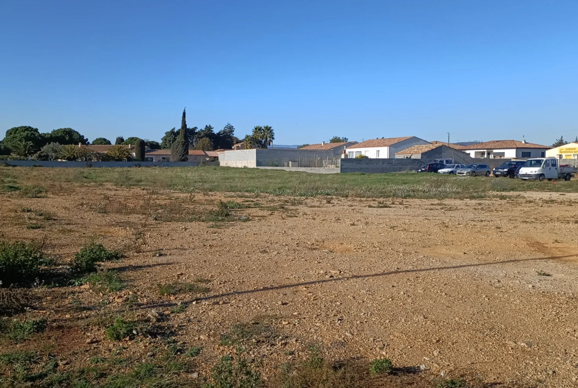 Terrain constructible et viabilisé de 389 m² à Ginestas proche du Canal du Midi 