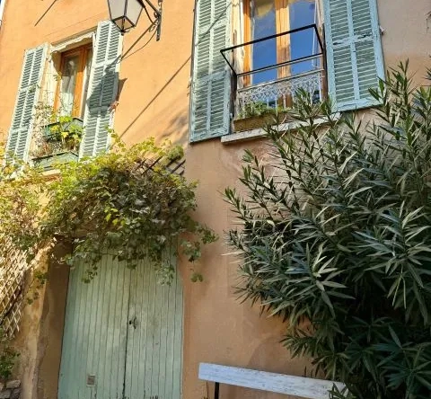 Appartement Duplex T3 à Rénover à Eguilles, Proche Aix-en-Provence