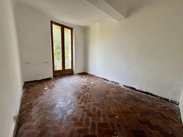 Appartement Duplex T3 à Rénover à Eguilles, Proche Aix-en-Provence 