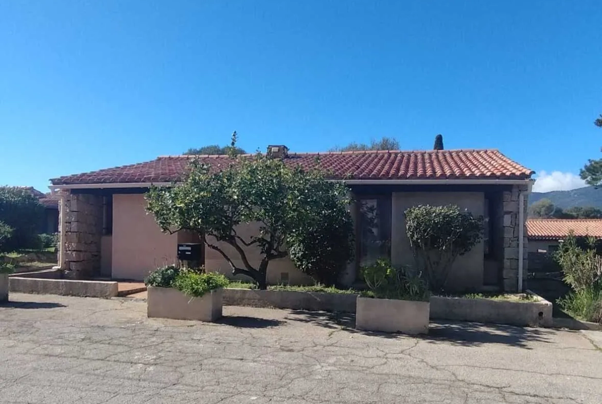 Maison T3 avec piscine à Serra di Ferro, proximité plages de Cupabia et Porto Pollo 