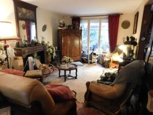 Maison à vendre à Voisins-Le-Bretonneux - 4 chambres, terrain de 660 m², prix attractif de 120 000 € 