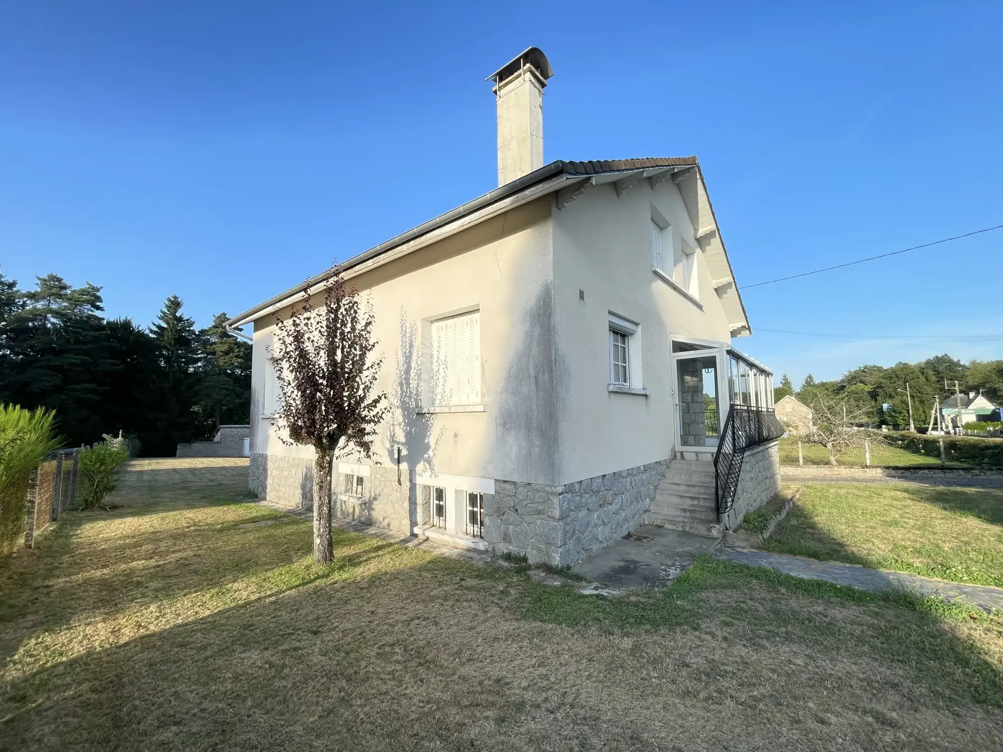 Maison familiale 7 pièces à Saint Privat avec jardin et garage 