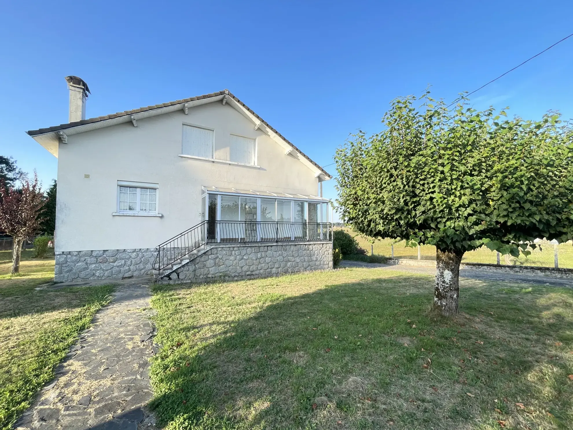 Maison familiale 7 pièces à Saint Privat avec jardin et garage 