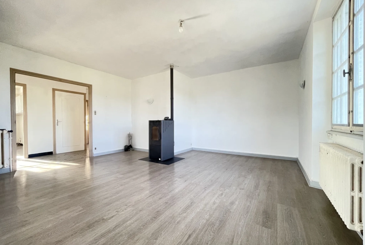 Maison familiale 7 pièces à Saint Privat avec jardin et garage 
