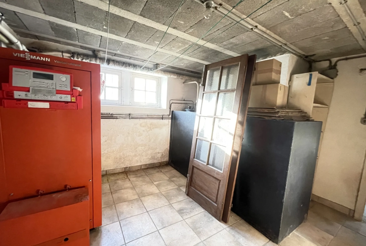Maison familiale 7 pièces à Saint Privat avec jardin et garage 