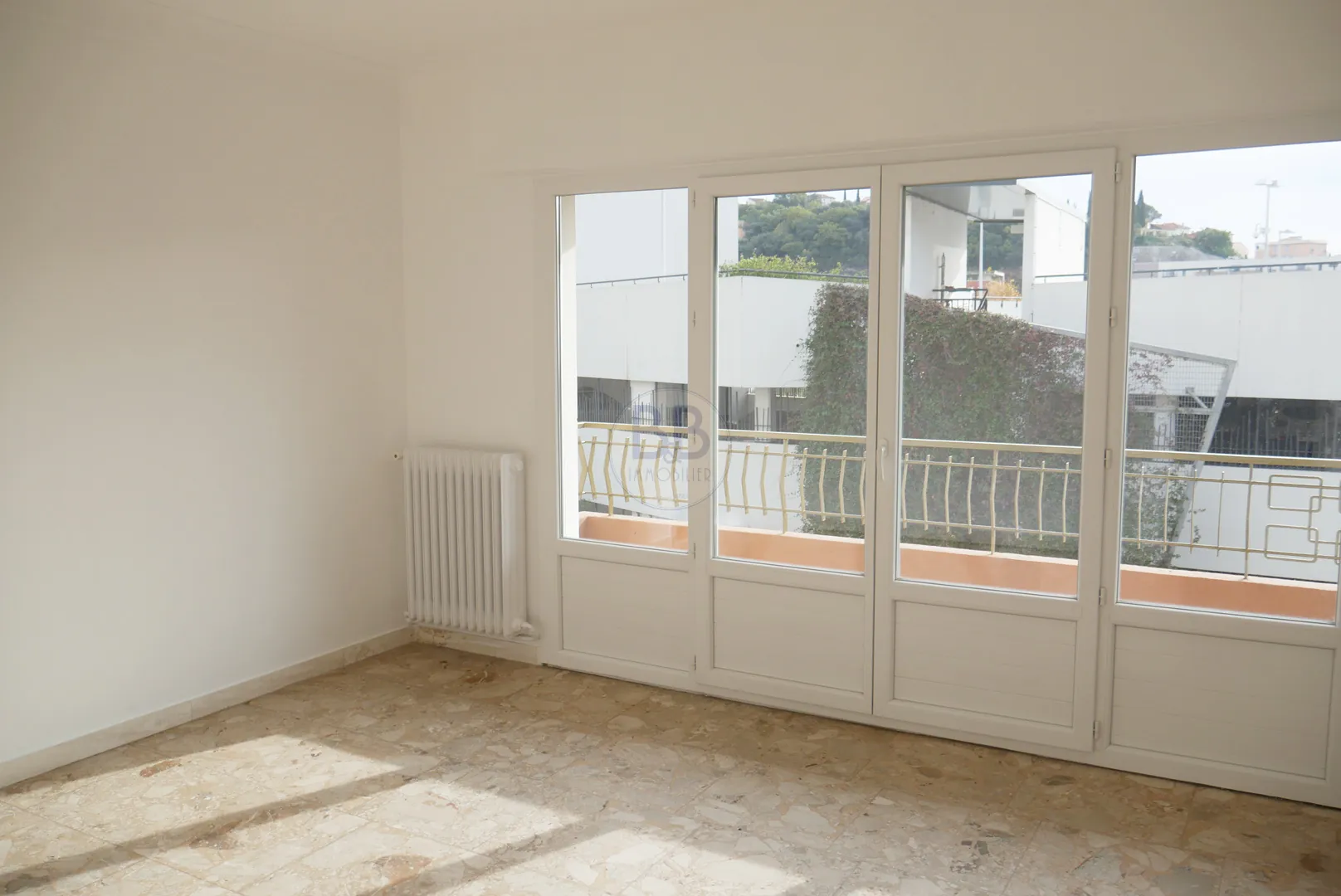 Appartement 3 pièces de 53 m2 à Saint-Raphaël, centre-ville proximité plages 
