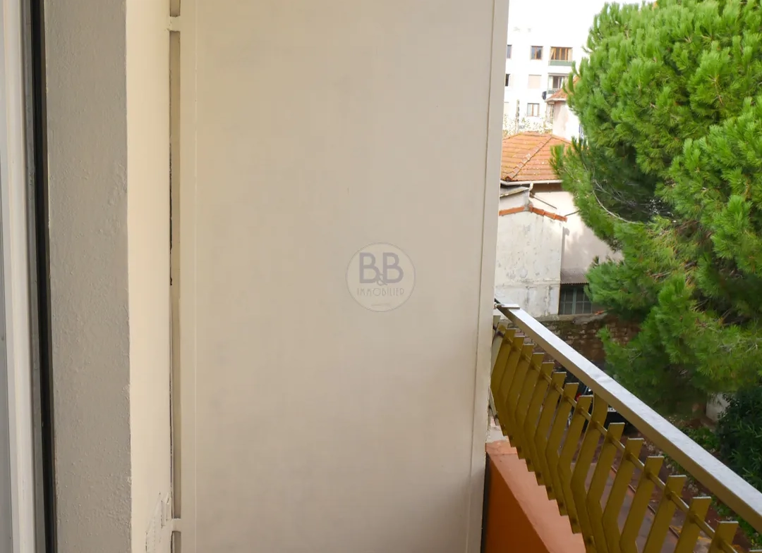 Appartement 3 pièces de 53 m2 à Saint-Raphaël, centre-ville proximité plages 