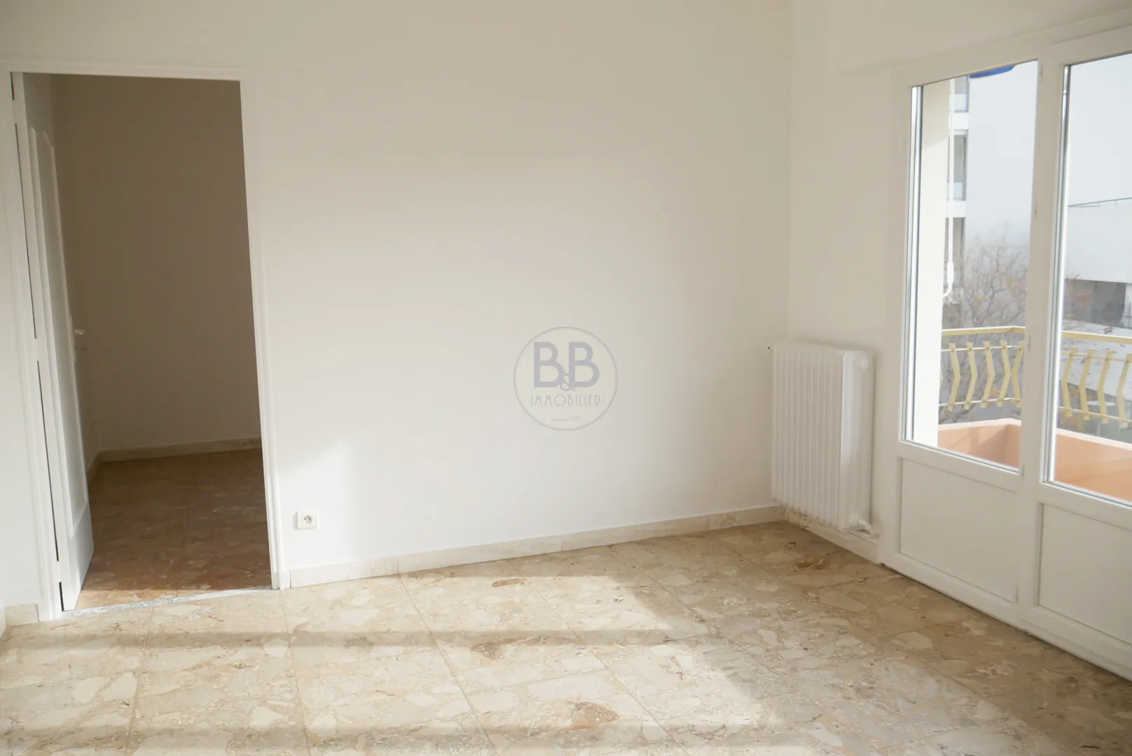 Appartement 3 pièces de 53 m2 à Saint-Raphaël, centre-ville proximité plages 