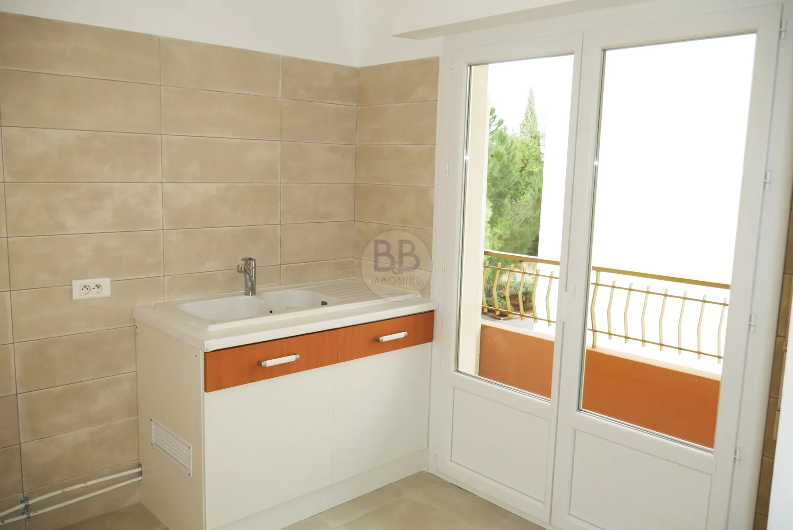 Appartement 3 pièces de 53 m2 à Saint-Raphaël, centre-ville proximité plages 