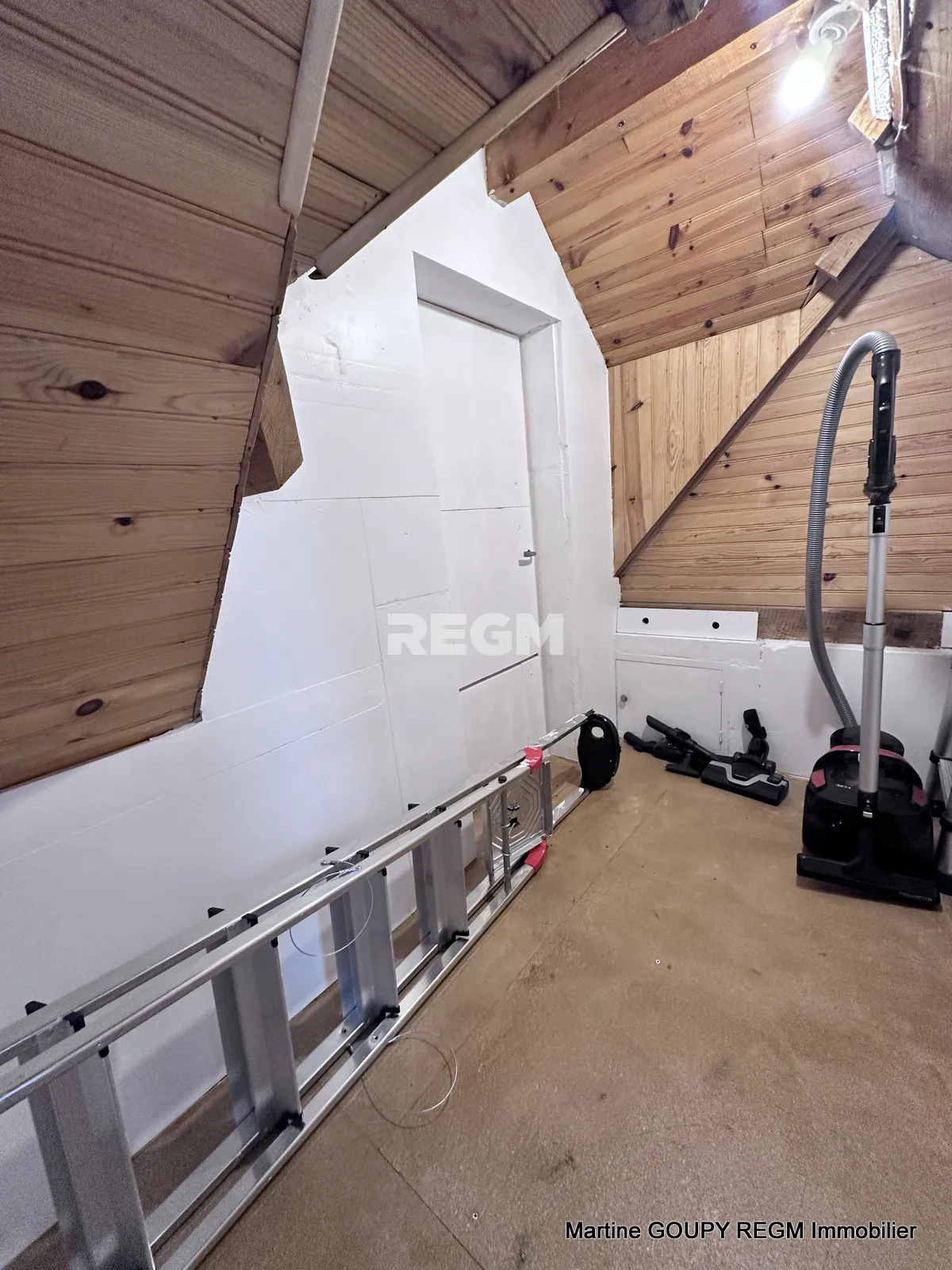 Maison à vendre à Lamotte Beuvron, 136 m² avec sous-sol aménagé et potentiel d’aménagement 
