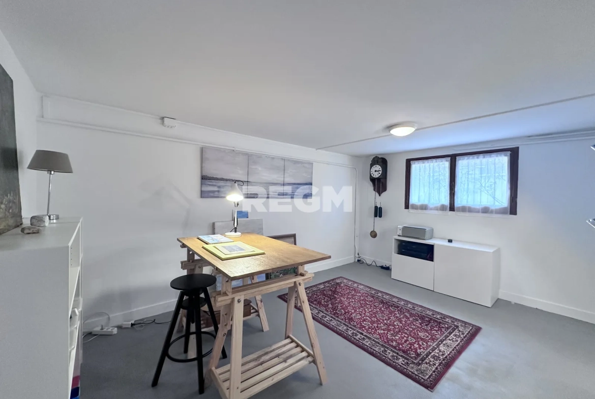 Maison à vendre à Lamotte Beuvron, 136 m² avec sous-sol aménagé et potentiel d’aménagement 