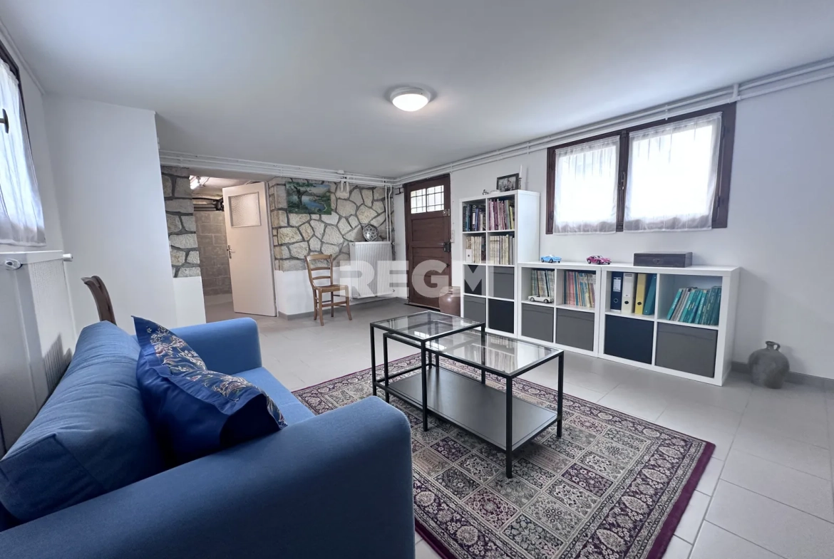 Maison à vendre à Lamotte Beuvron, 136 m² avec sous-sol aménagé et potentiel d’aménagement 