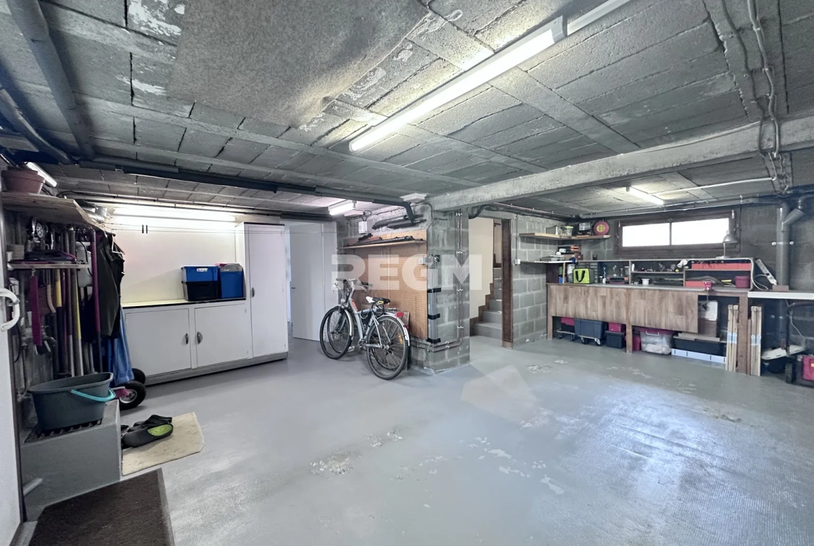 Maison à vendre à Lamotte Beuvron, 136 m² avec sous-sol aménagé et potentiel d’aménagement 