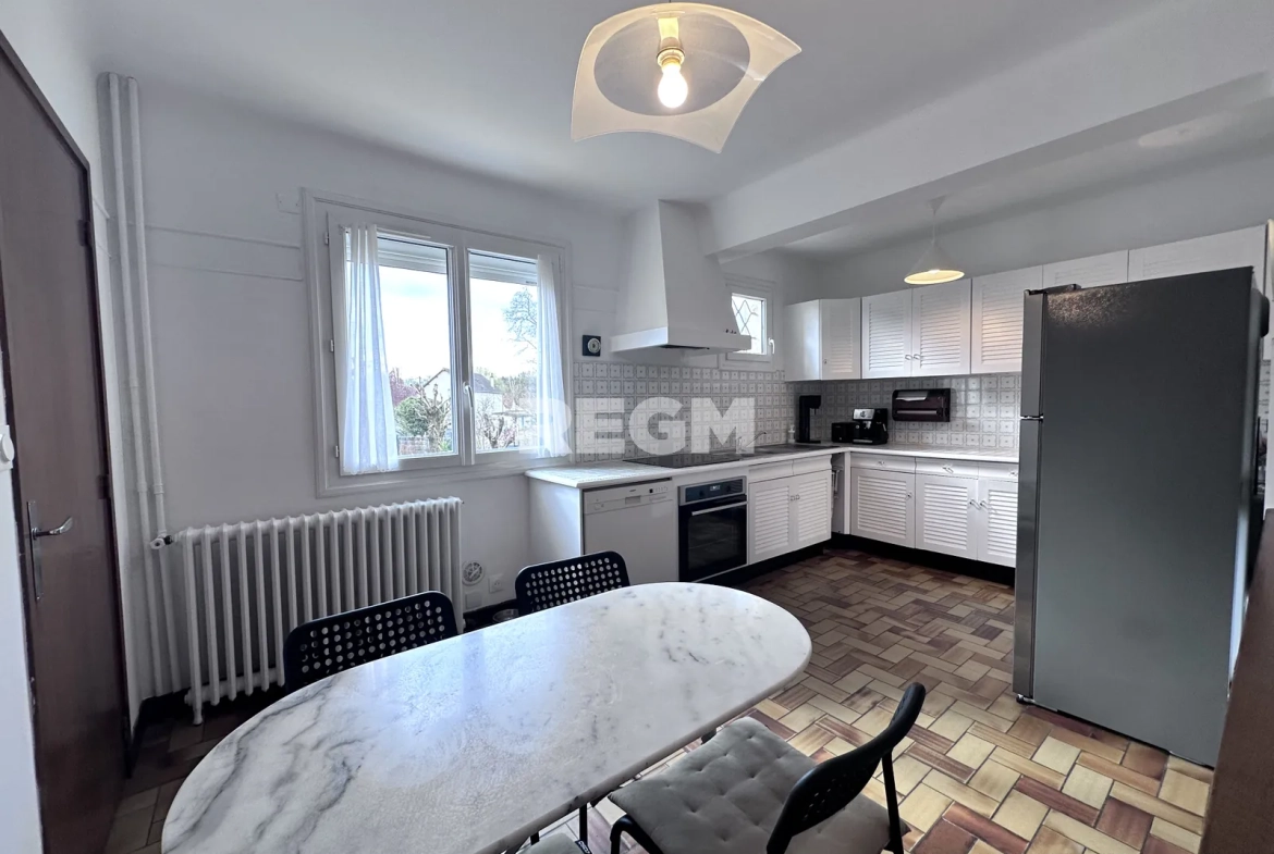 Maison à vendre à Lamotte Beuvron, 136 m² avec sous-sol aménagé et potentiel d’aménagement 