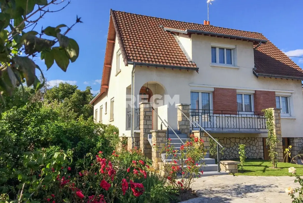 Maison à vendre à Lamotte Beuvron, 136 m² avec sous-sol aménagé et potentiel d’aménagement 