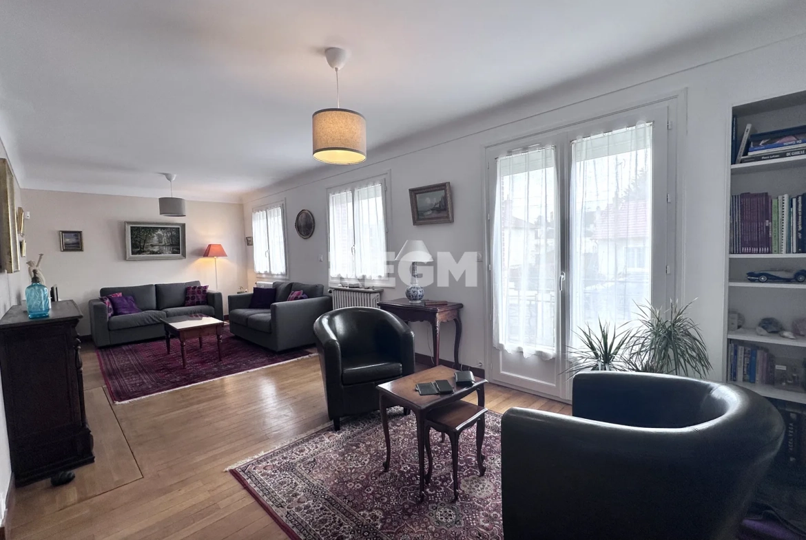 Maison à vendre à Lamotte Beuvron, 136 m² avec sous-sol aménagé et potentiel d’aménagement 