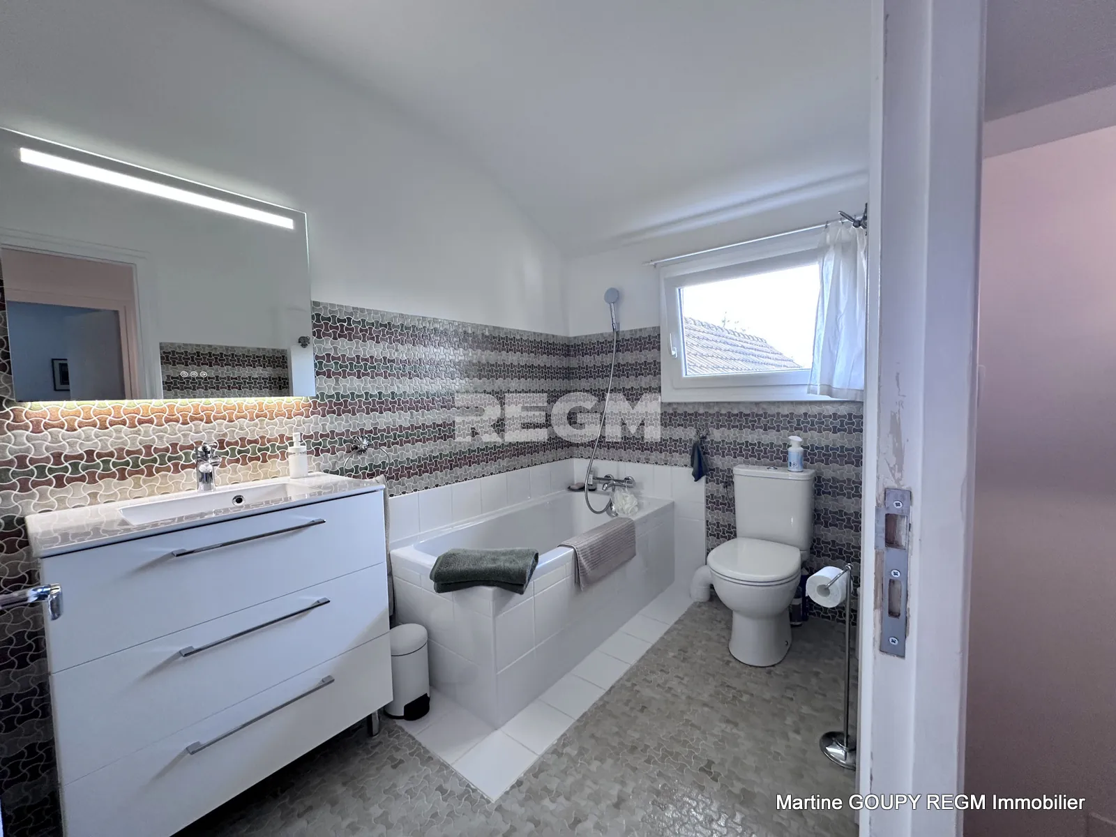 Maison à vendre à Lamotte Beuvron, 136 m² avec sous-sol aménagé et potentiel d’aménagement 