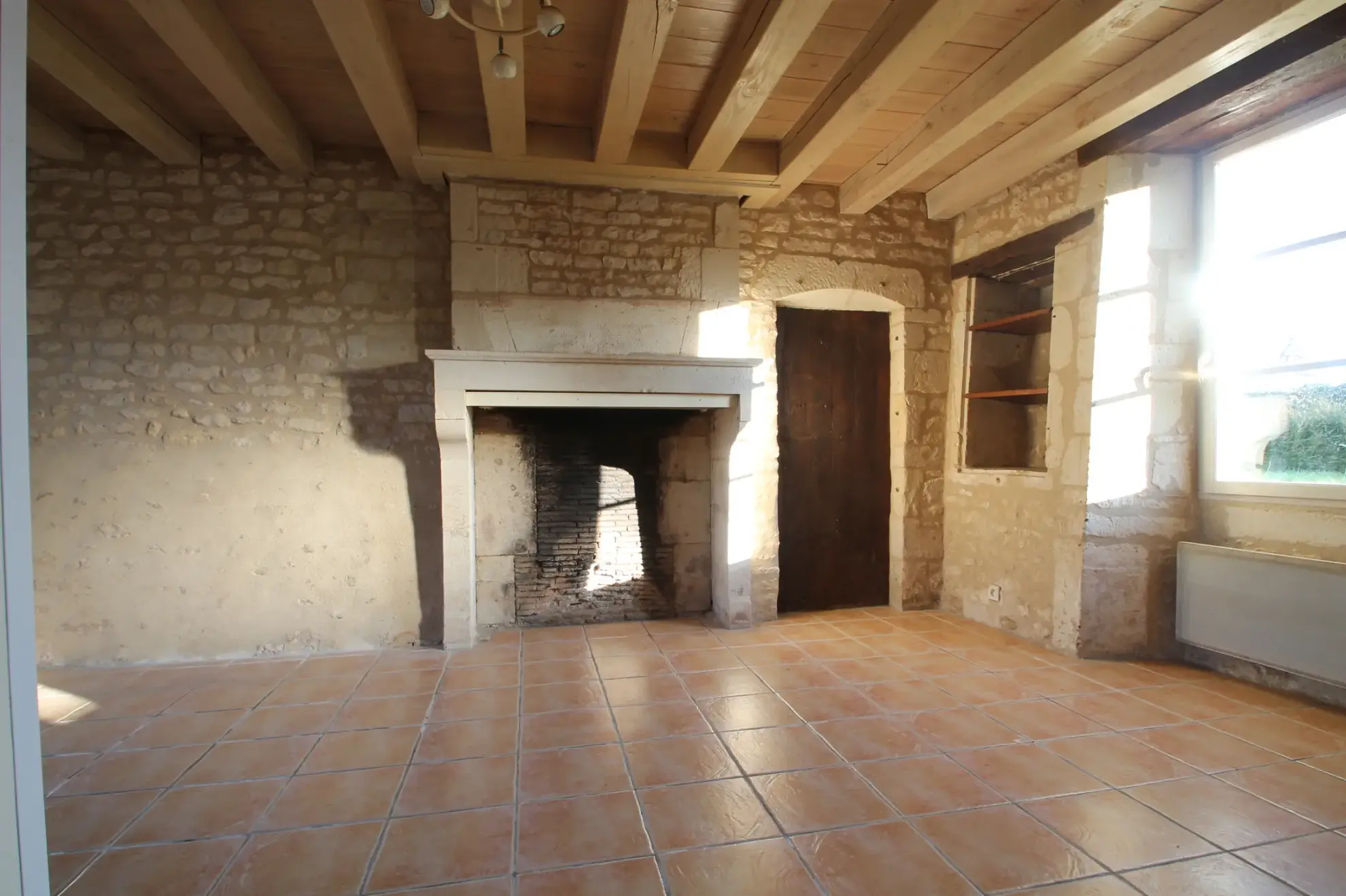 Maison en Pierre de 50 m2 à Barbezières avec Terrasse et Jardin 
