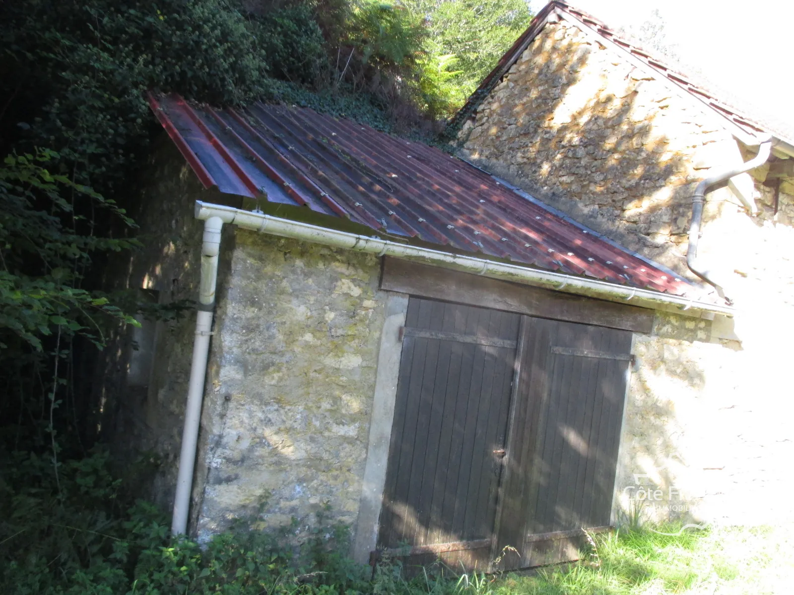 Ensemble immobilier en Dordogne avec maison, terrains et annexes - Opportunité unique 