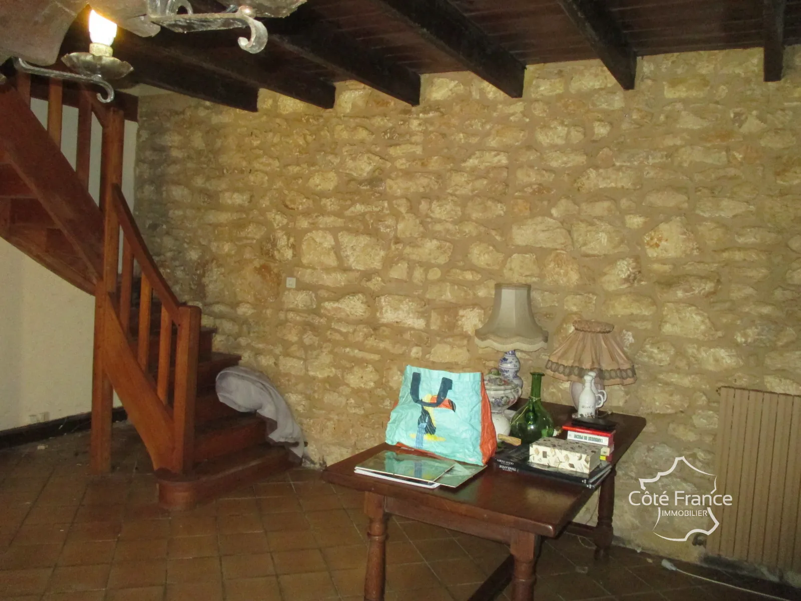 Ensemble immobilier en Dordogne avec maison, terrains et annexes - Opportunité unique 