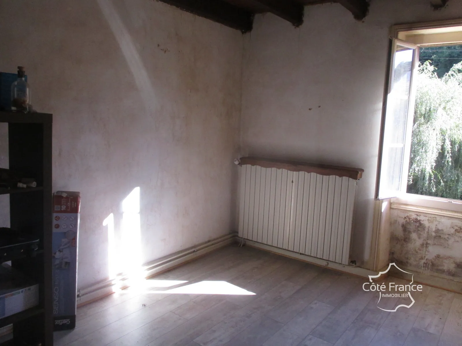 Ensemble immobilier en Dordogne avec maison, terrains et annexes - Opportunité unique 