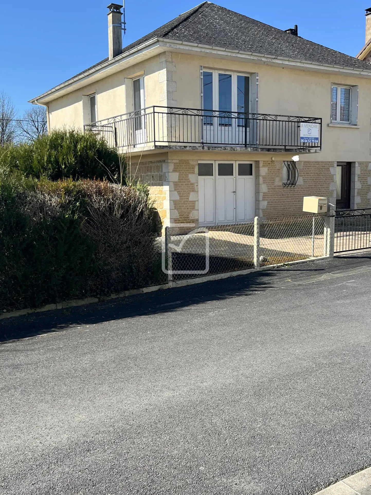 Maison 5 pièces à Objat (Corrèze) – 160 m² avec jardin et double entrée 
