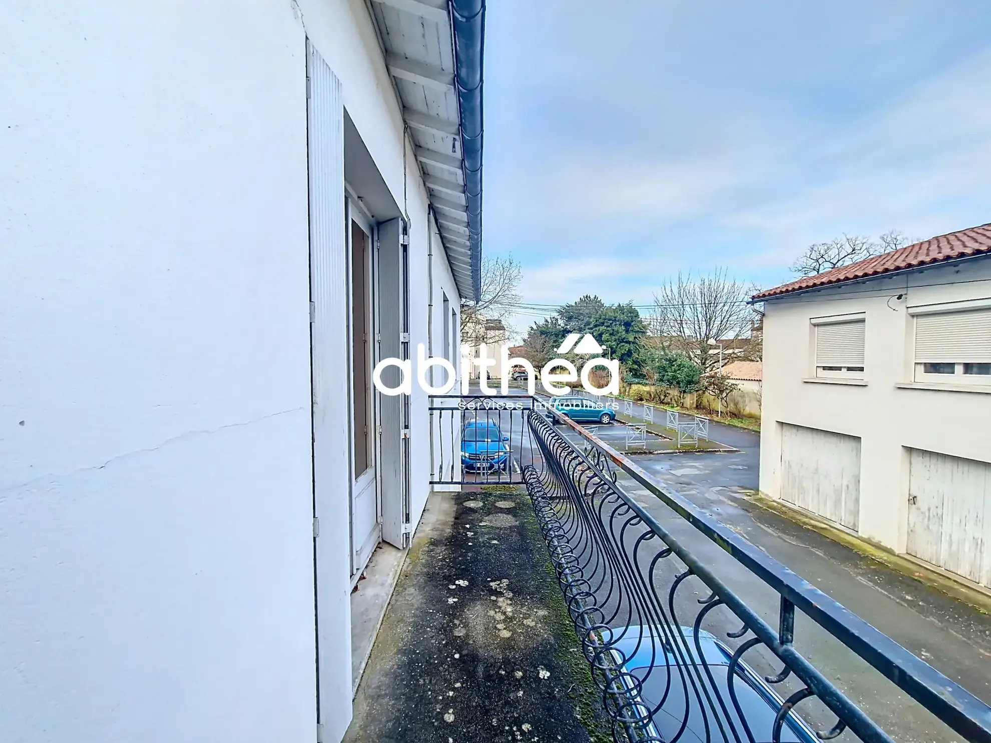 Appartement à rénover de 64m2 avec garage en hyper-centre de Saintes 