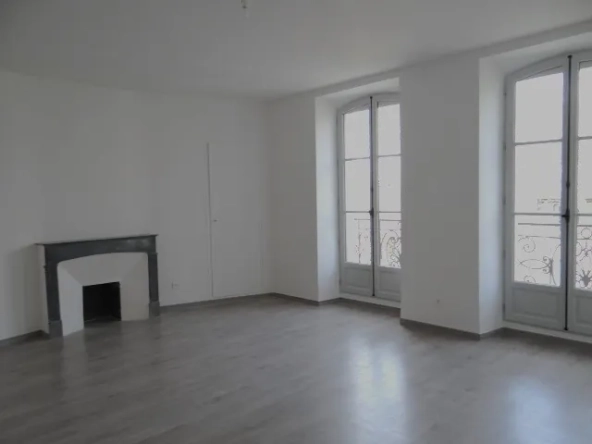 Appartement de 112 m² avec vue dégagée au dernier étage à Avignon