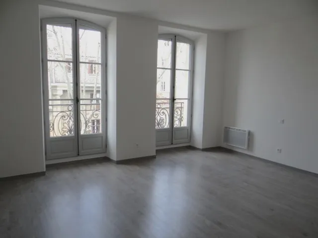 Appartement de 112 m² avec vue dégagée au dernier étage à Avignon 