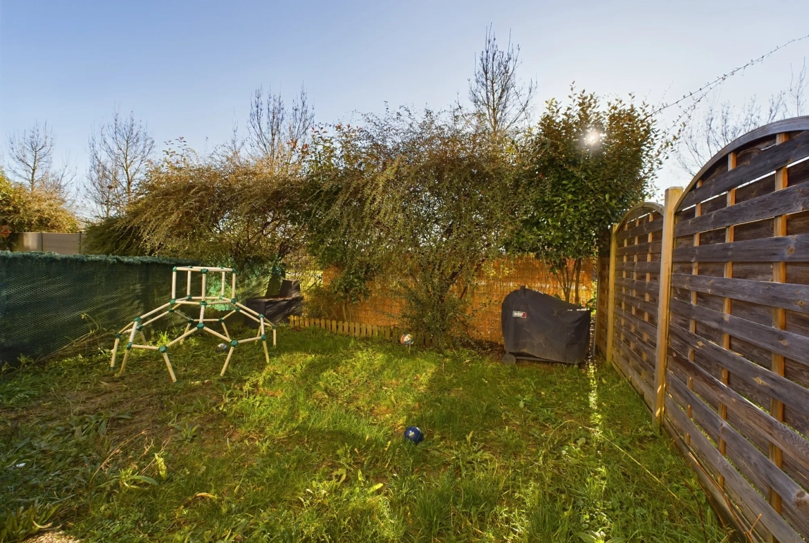 Vente d'un appartement 3 pièces avec jardin et parking à Saint-Pierre-du-Perray 