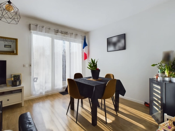 Vente d'un appartement 3 pièces avec jardin et parking à Saint-Pierre-du-Perray 