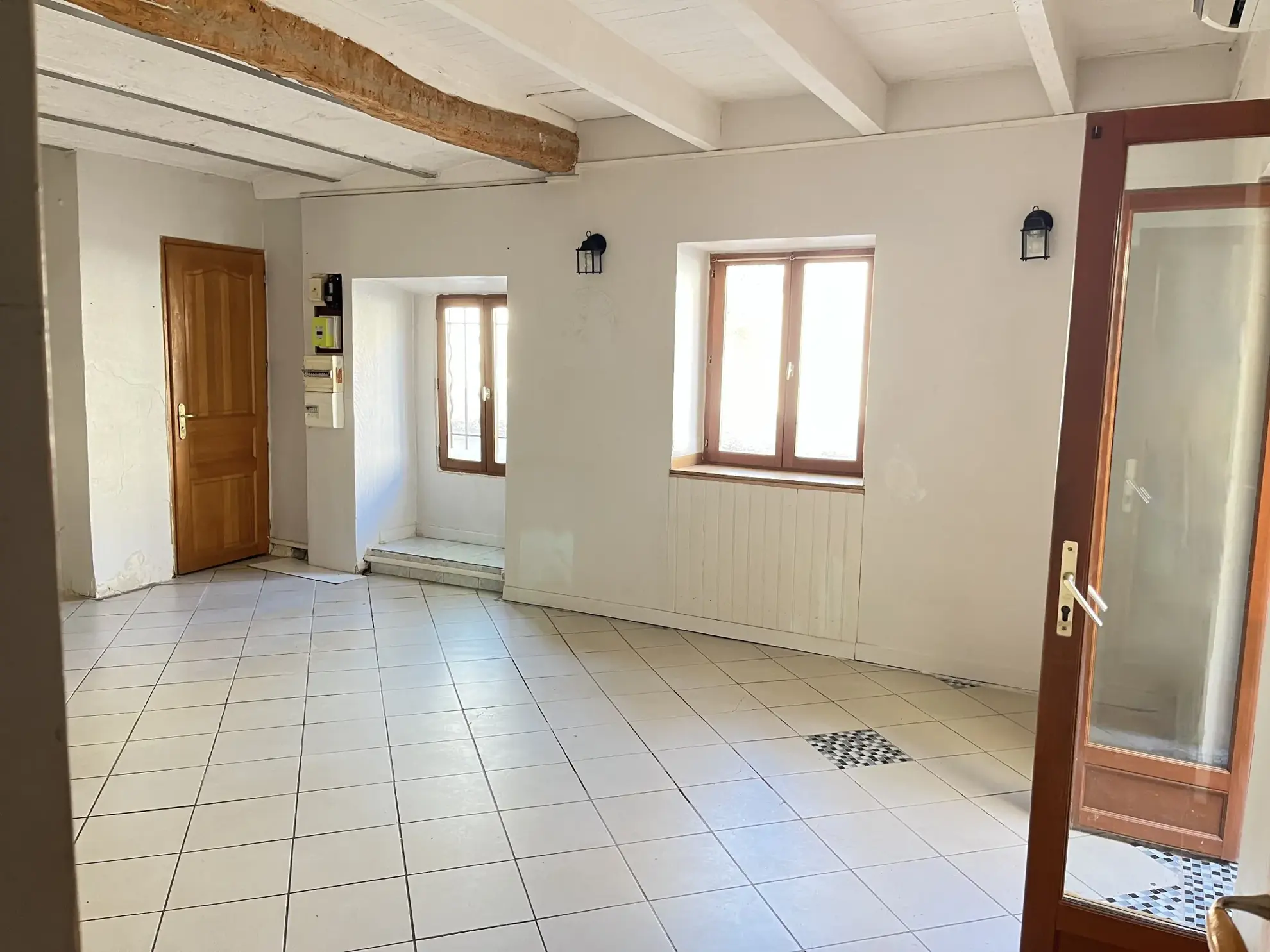 Maison de village T3/4 avec mezzanine et climatisation à Usclas d'Hérault 