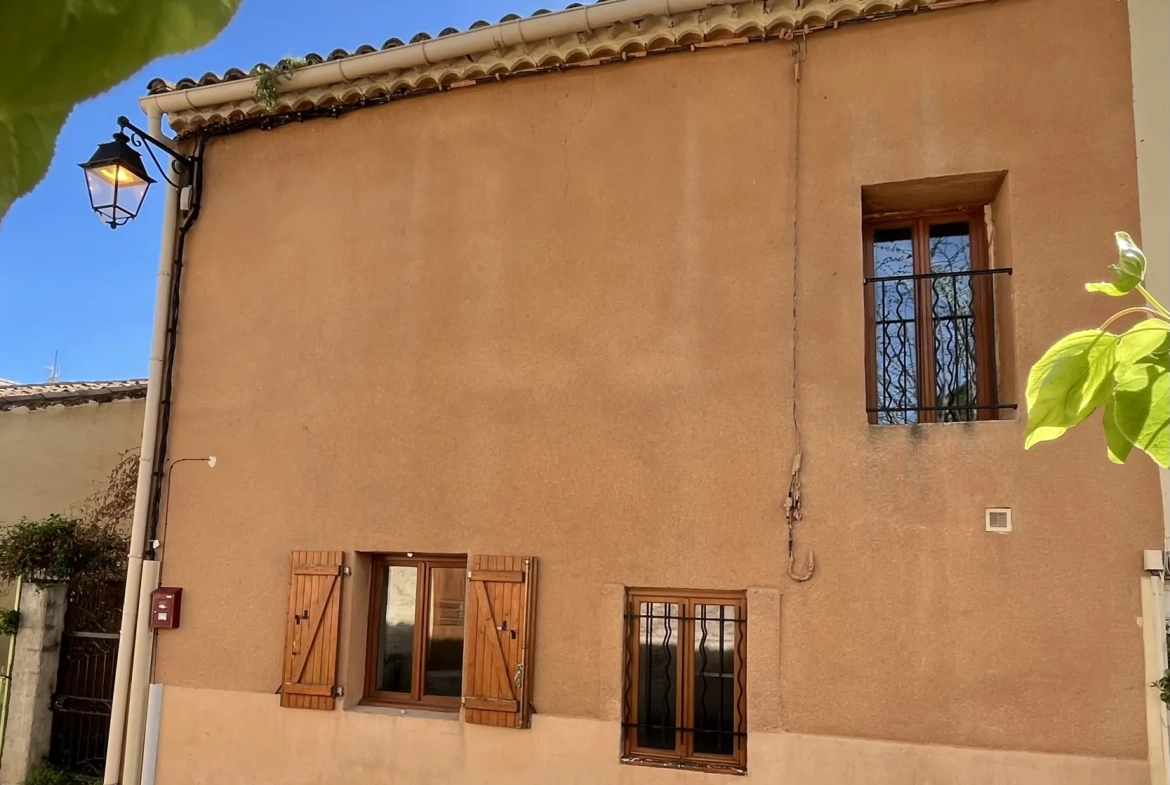 Maison de village T3/4 avec mezzanine et climatisation à Usclas d'Hérault 