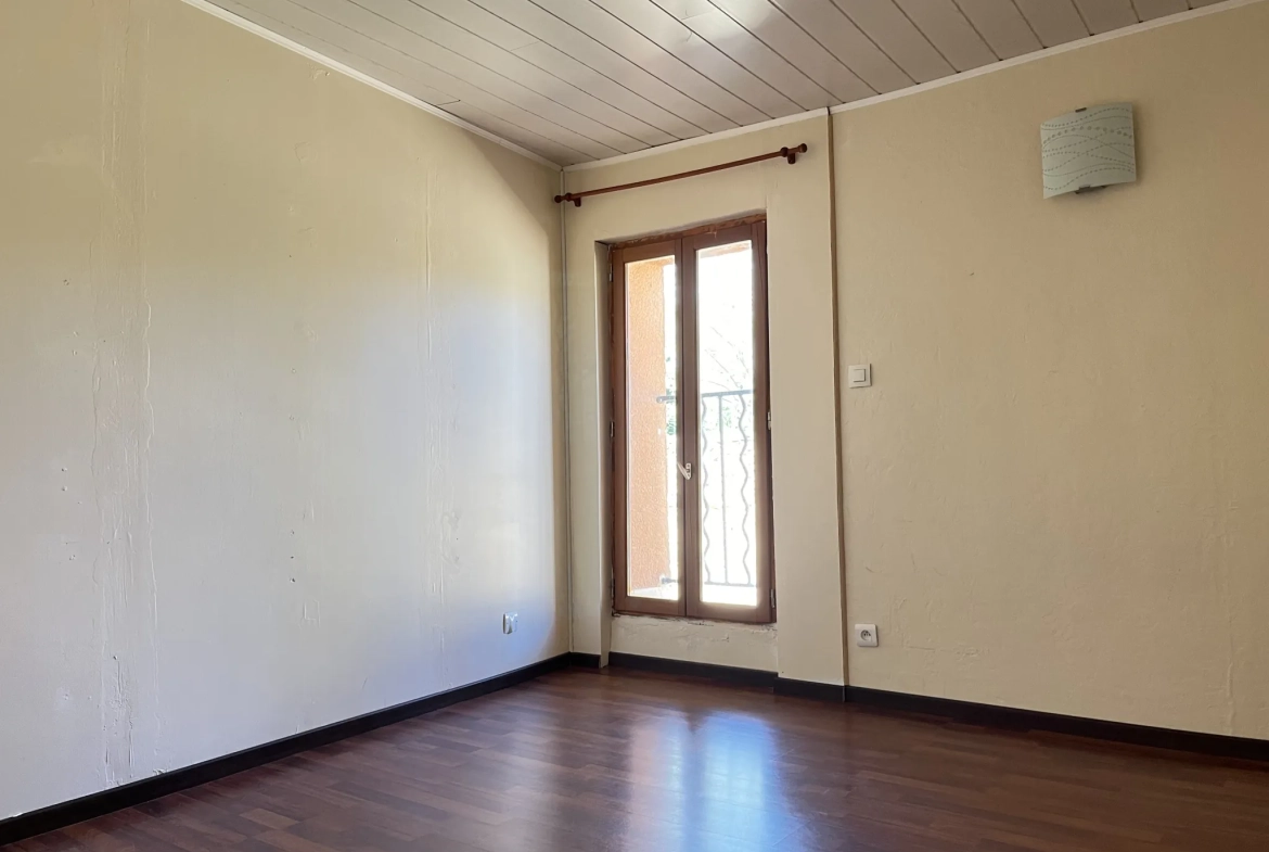 Maison de village T3/4 avec mezzanine et climatisation à Usclas d'Hérault 